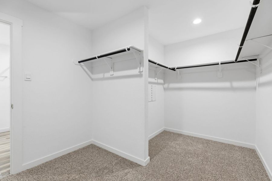 Spacious, unfurnished interior of a new home in , Fulshear (Image 26).