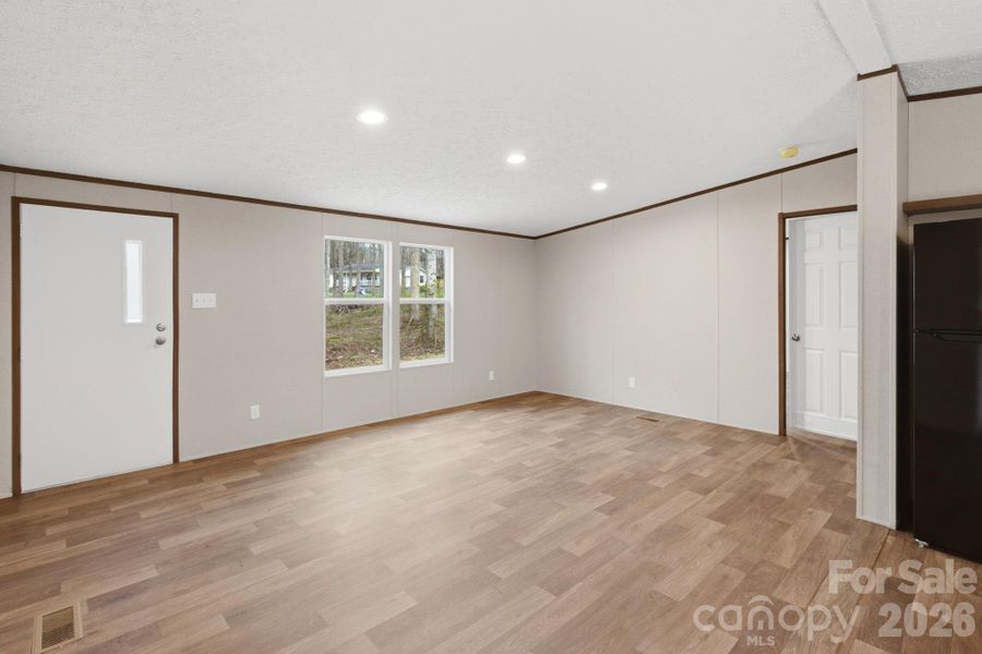 Spacious, unfurnished interior of a new home in , Lincolnton (Image 21).