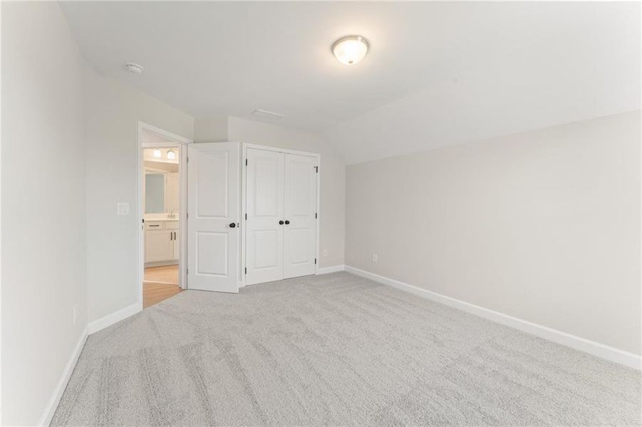 Spacious, unfurnished interior of a new home in Linden Grove, Powder Springs (Image 13).