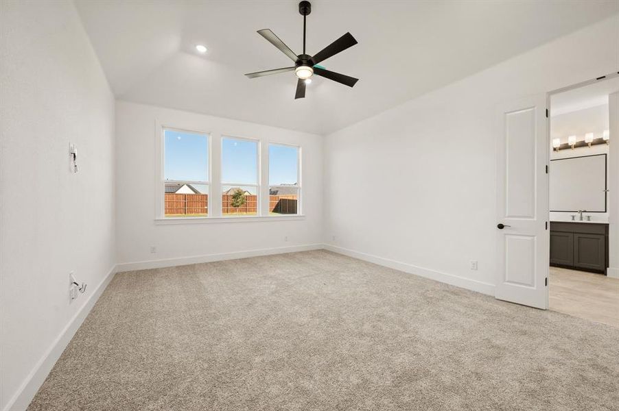 Spacious, unfurnished interior of a new home in NorthGlen, Haslet (Image 34).