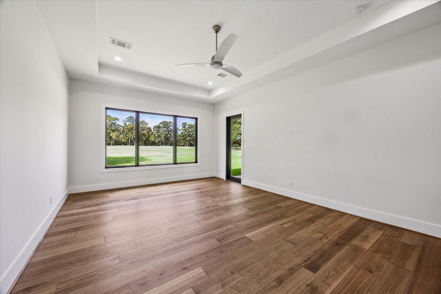 Spacious, unfurnished interior of a new home in , Houston (Image 31).