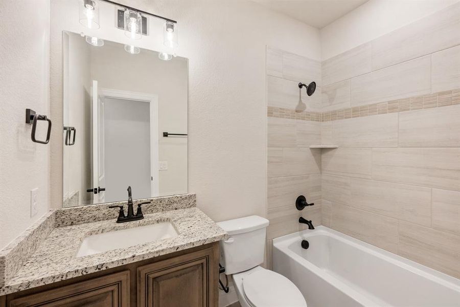 Furnished interior view inside a new home in The Enclave at Parks of Aledo, Aledo (Image 13). Furnished interior view inside a new home in The Enclave at Parks of Aledo, Aledo (Image 13).