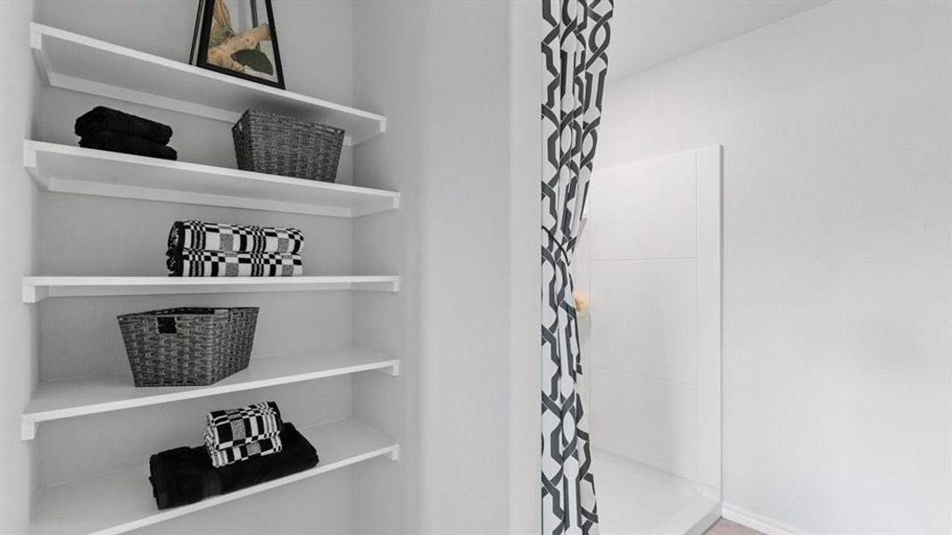 Close-up of interior finishes inside a home in Rock Creek West, Fort Worth (Image 19).