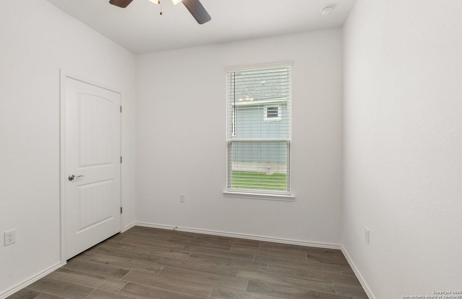 Spacious, unfurnished interior of a new home in Del Webb New Braunfels at Veramendi, New Braunfels (Image 20).