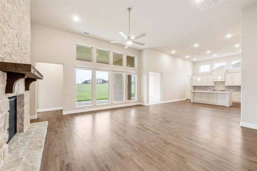 Spacious, unfurnished interior of a new home in Paloma Ranch, Justin (Image 23).