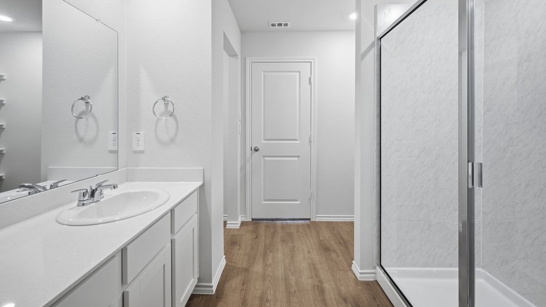 Representative furnished interior of a home built from the Clarke by D.R. Horton in Sweetwater Springs, Sherman (Image 9).