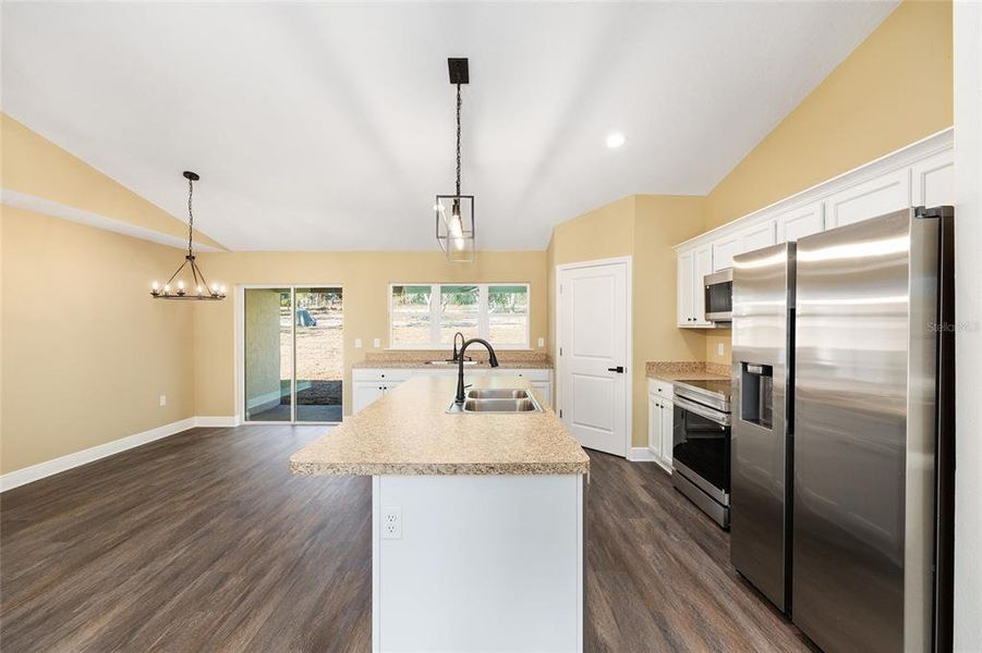 Furnished interior view inside a new home in , Dunnellon (Image 11).