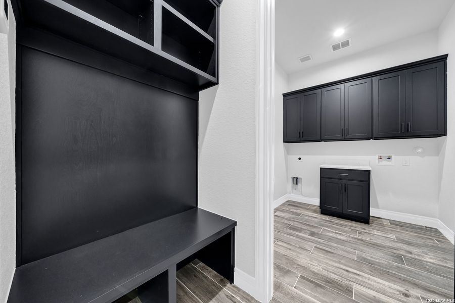 Furnished interior view inside a new home in , La Vernia (Image 17).