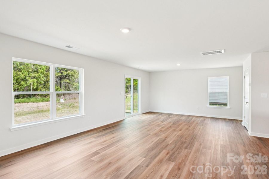 Spacious, unfurnished interior of a new home in Woodhaven at Chester, Chester (Image 14).
