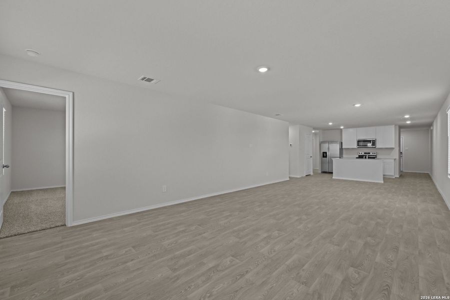 Spacious, unfurnished interior of a new home in Swenson Heights, Seguin (Image 15).
