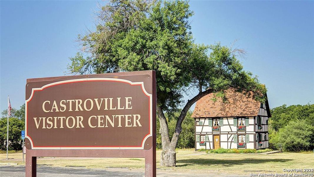 Image 16 of a home in Alsatian Oaks.