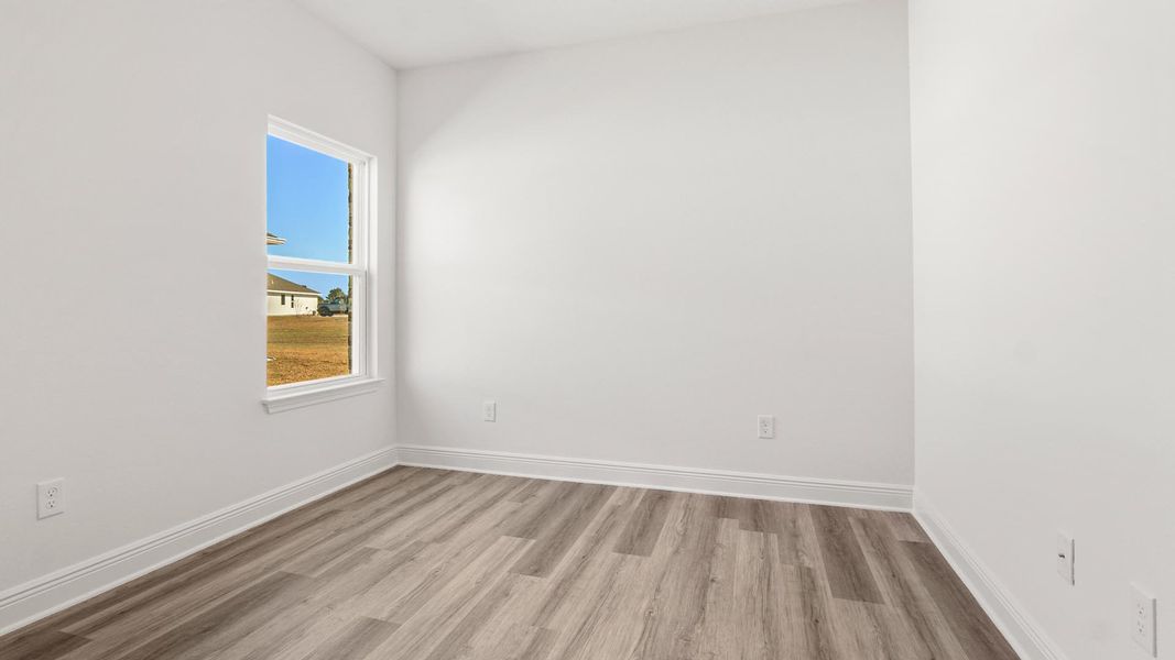 Spacious, unfurnished interior of a new home in Owl's Head Farms, Freeport (Image 29).