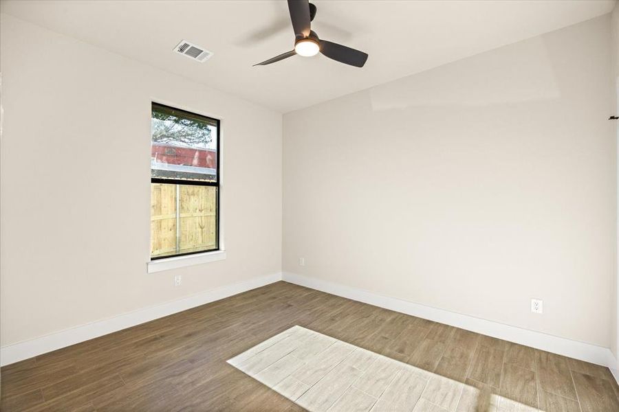 Spacious, unfurnished interior of a new home in , Granbury (Image 26).