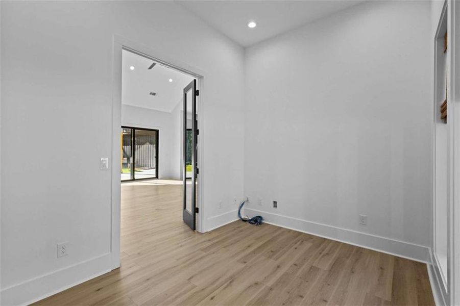 Spacious, unfurnished interior of a new home in , Monroe (Image 23).