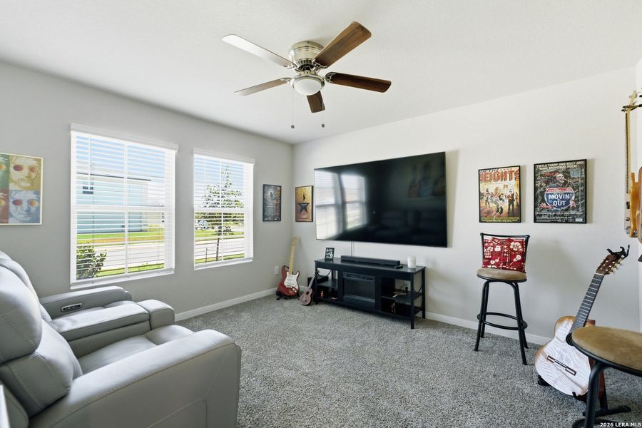 Furnished interior view inside a new home in , Atascosa (Image 19).