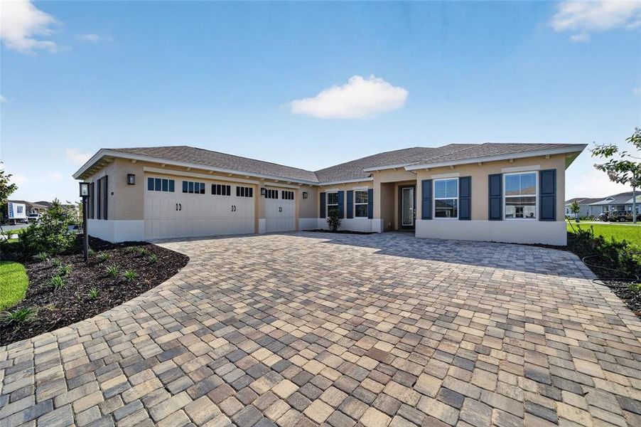 Exterior details and patio area of a home in , Ocala (Image 23).