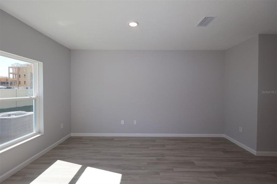 Spacious, unfurnished interior of a new home in Tyson Ranch, Orlando (Image 15).