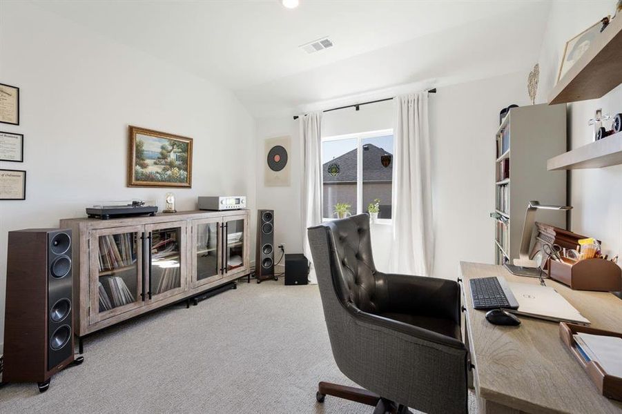 Furnished interior view inside a new home in , Wylie (Image 14).