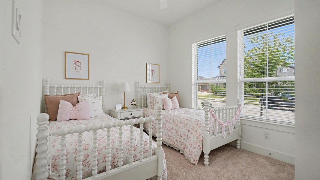 Furnished interior view inside a new home in , Mont Belvieu (Image 25).