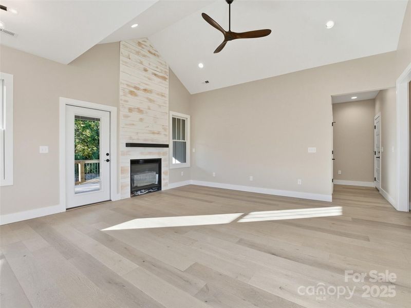 Spacious, unfurnished interior of a new home in , Hendersonville (Image 13).