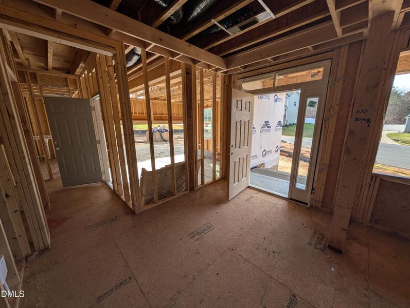 PXL_20251115_184853239