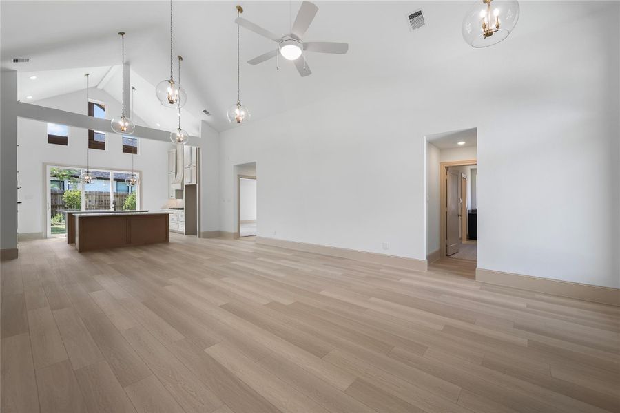 Spacious, unfurnished interior of a new home in Bentwater, Montgomery (Image 15).