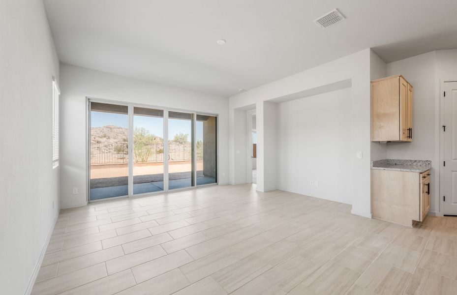 Spacious, unfurnished interior of a new home in Regent Hills - Meadow Series, Buckeye (Image 22). Spacious, unfurnished interior of a new home in Regent Hills - Meadow Series, Buckeye (Image 22).