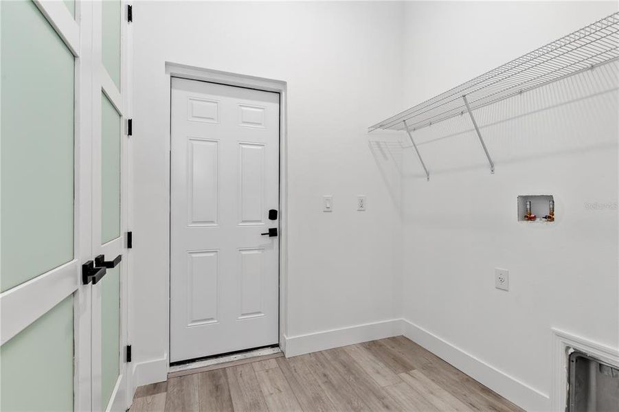 Spacious, unfurnished interior of a new home in , Port Charlotte (Image 21).