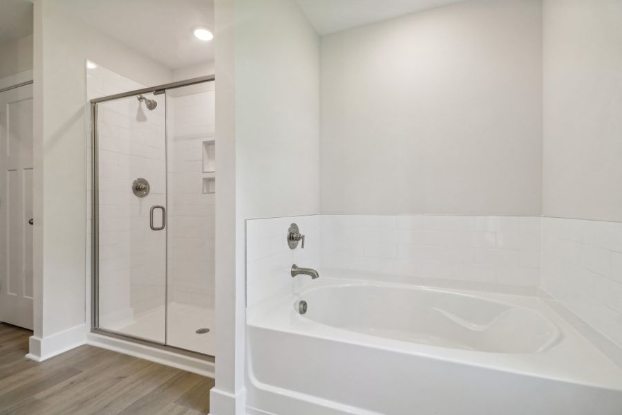 Representative furnished interior of a home built from the Collin II by Great Southern Homes in Cross Creek Golf Club, Seneca (Image 43). Representative furnished interior of a home built from the Collin II by Great Southern Homes in Cross Creek Golf Club, Seneca (Image 43).