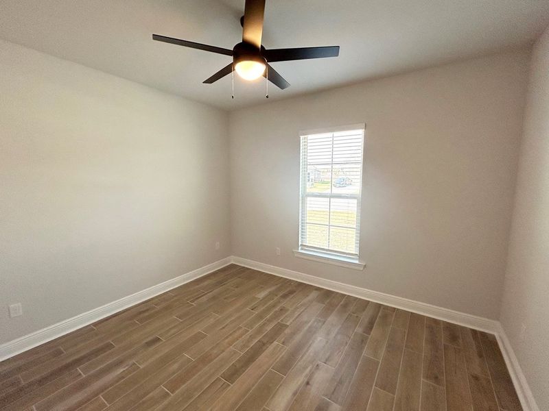 Spacious, unfurnished interior of a new home in The Bluffs at Lafayette, Freeport (Image 13).