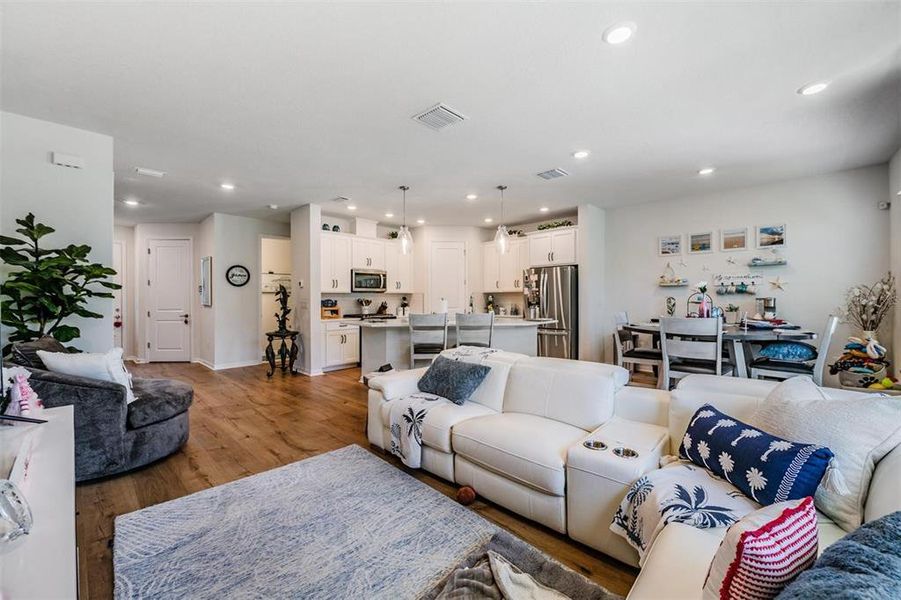 Furnished interior view inside a new home in , Land O' Lakes (Image 31).