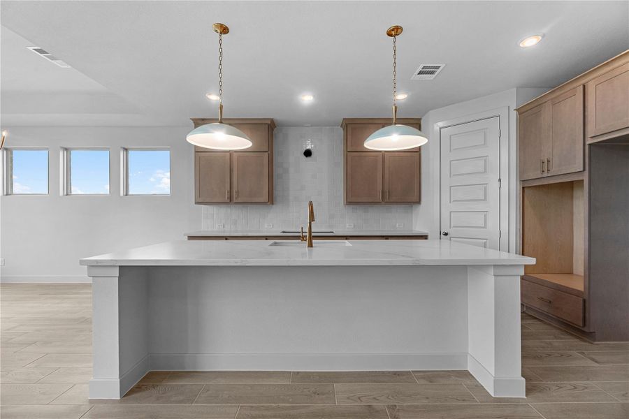 Representative image. Features, selections and colors may vary.