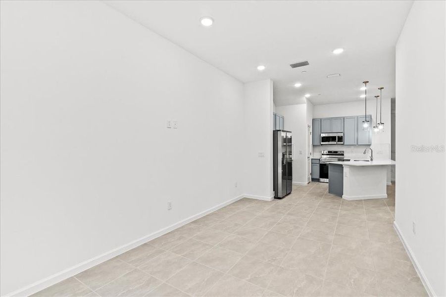 Spacious, unfurnished interior of a new home in , Orlando (Image 23).