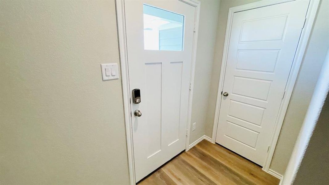 Spacious, unfurnished interior of a new home in Sunnycreek, Fort Worth (Image 15). Spacious, unfurnished interior of a new home in Sunnycreek, Fort Worth (Image 15).