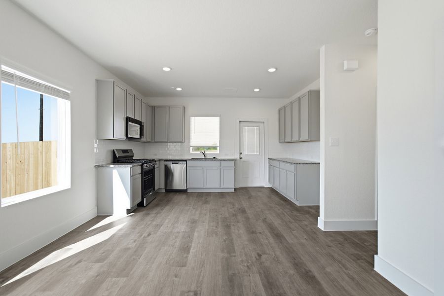 Furnished interior view inside a new home in Garden Grove, San Antonio (Image 4).