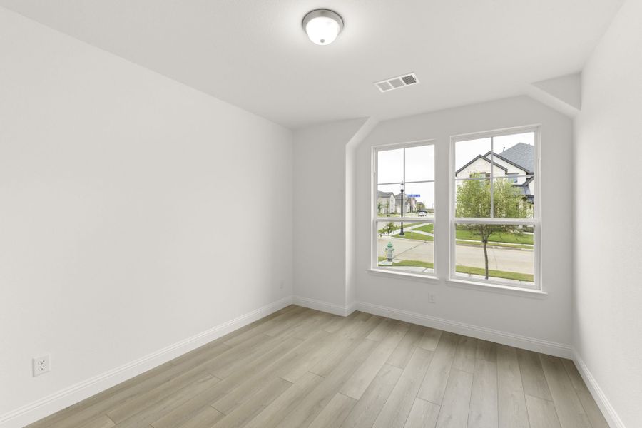 Spacious, unfurnished interior of a new home in Creekview Meadows, Pilot Point (Image 17).