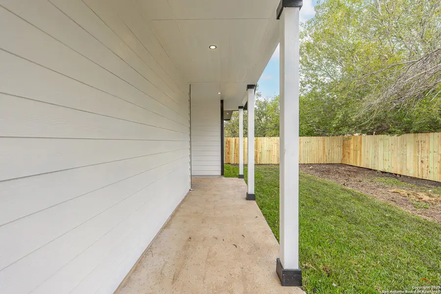 Exterior details and patio area of a home in , San Antonio (Image 19).