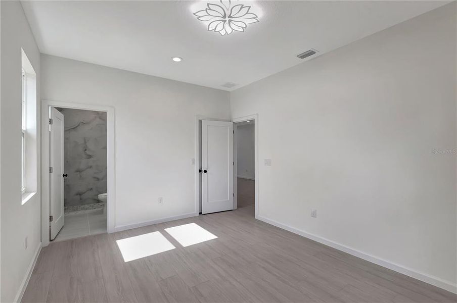 Spacious, unfurnished interior of a new home in , Tampa (Image 21). Spacious, unfurnished interior of a new home in , Tampa (Image 21).