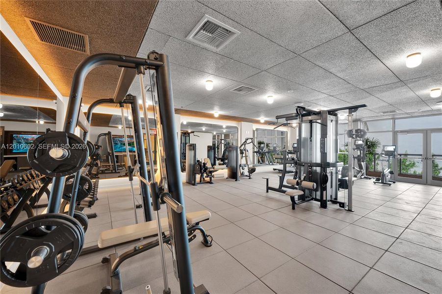 Community amenities in , Miami (Image 22).