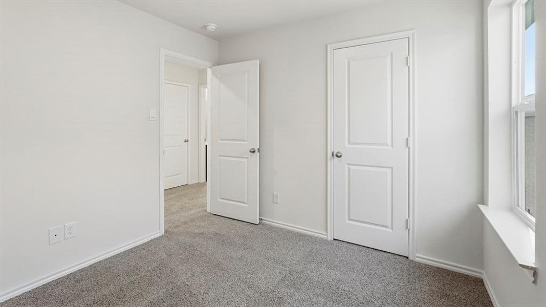 Spacious, unfurnished interior of a new home in Arbor Trails South, Princeton (Image 20).