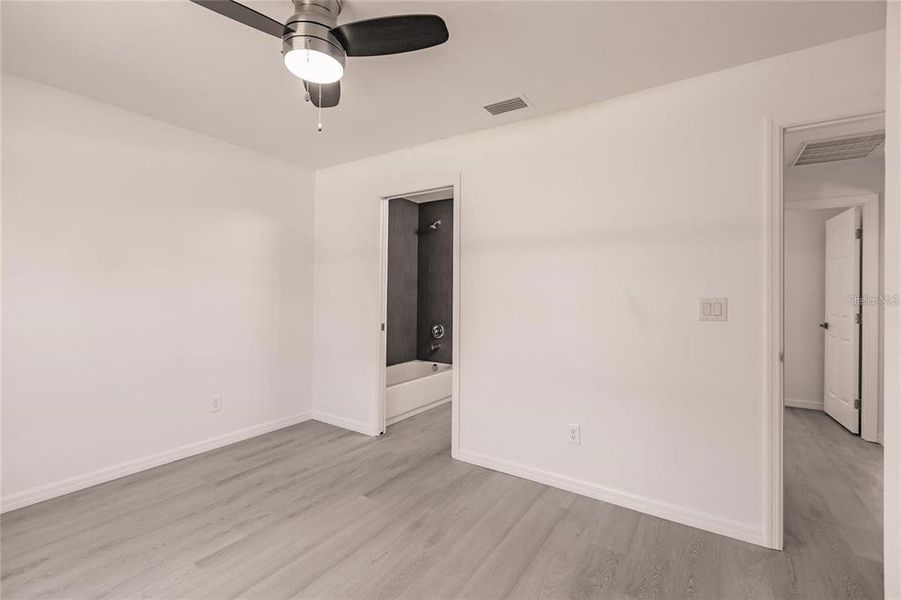 Spacious, unfurnished interior of a new home in , Punta Gorda (Image 15).
