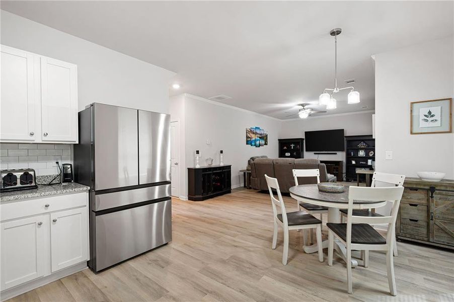 Furnished interior view inside a new home in , Dallas (Image 29).
