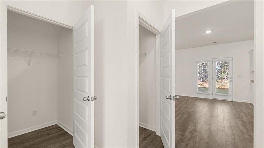 Spacious, unfurnished interior of a new home in Bridle Creek, Locust Grove (Image 30).