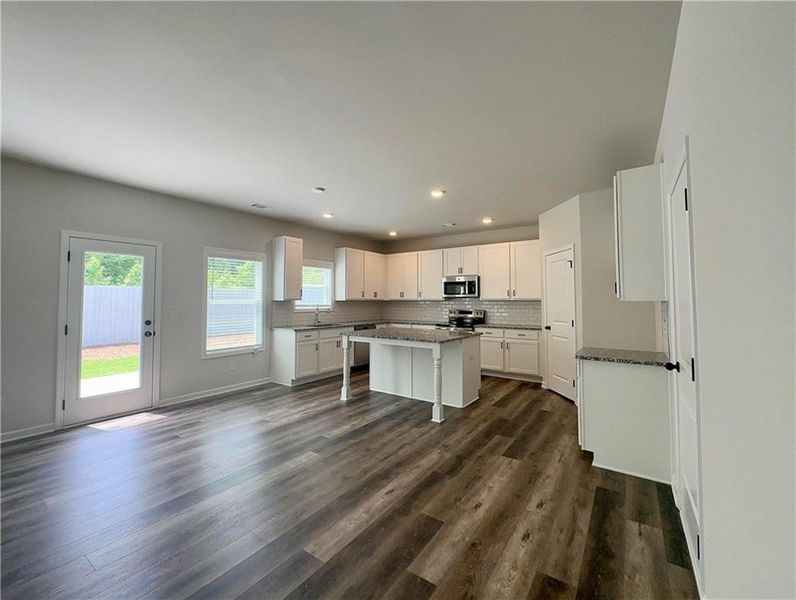 Spacious, unfurnished interior of a new home in , Auburn (Image 30).
