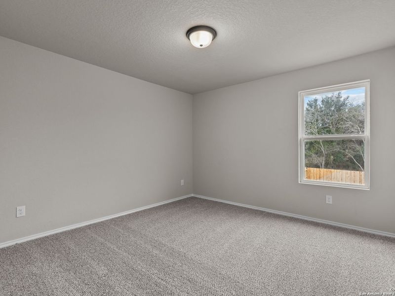Spacious, unfurnished interior of a new home in Royal Crest, San Antonio (Image 30).