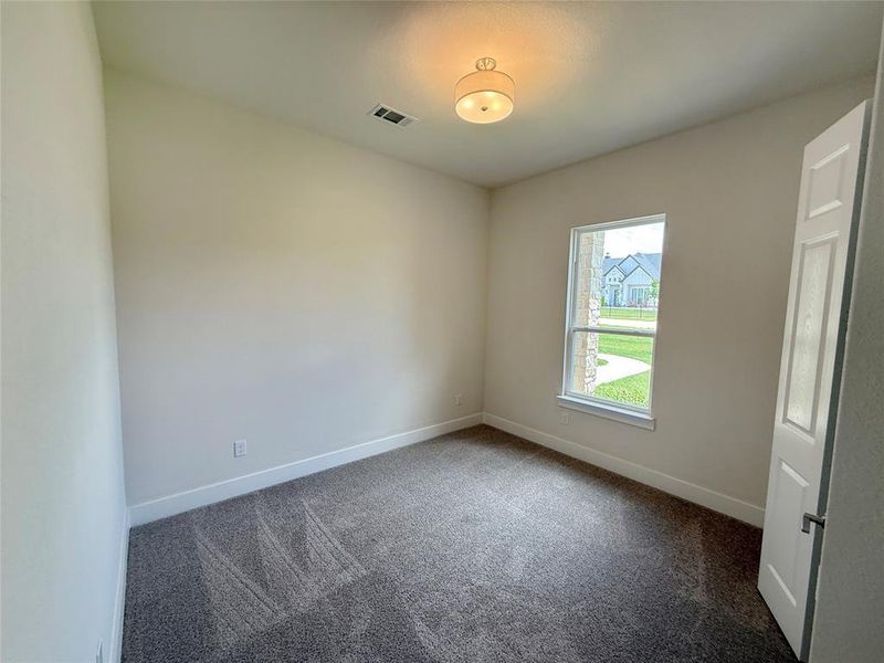 Spacious, unfurnished interior of a new home in , Weatherford (Image 9).