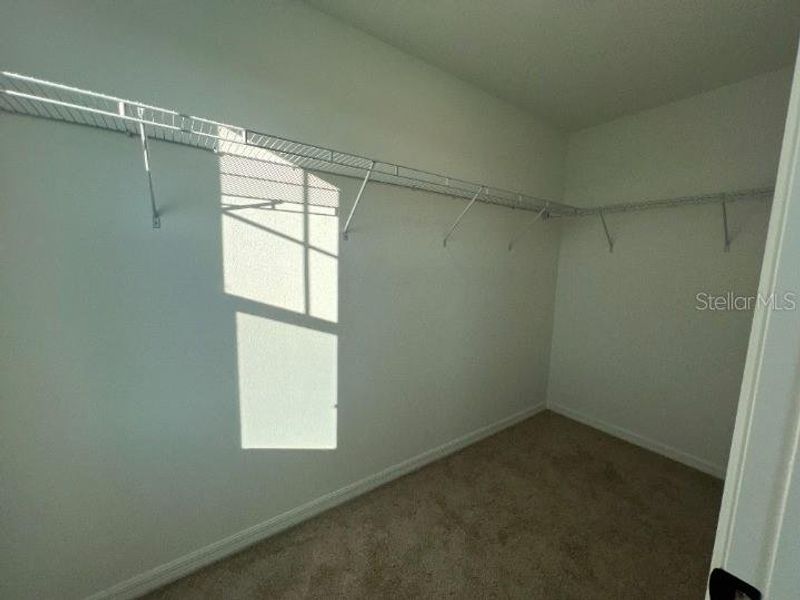 Spacious, unfurnished interior of a new home in Hawks Run, Kissimmee (Image 20). Spacious, unfurnished interior of a new home in Hawks Run, Kissimmee (Image 20).