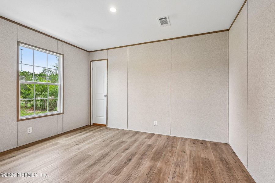Spacious, unfurnished interior of a new home in , Starke (Image 14).