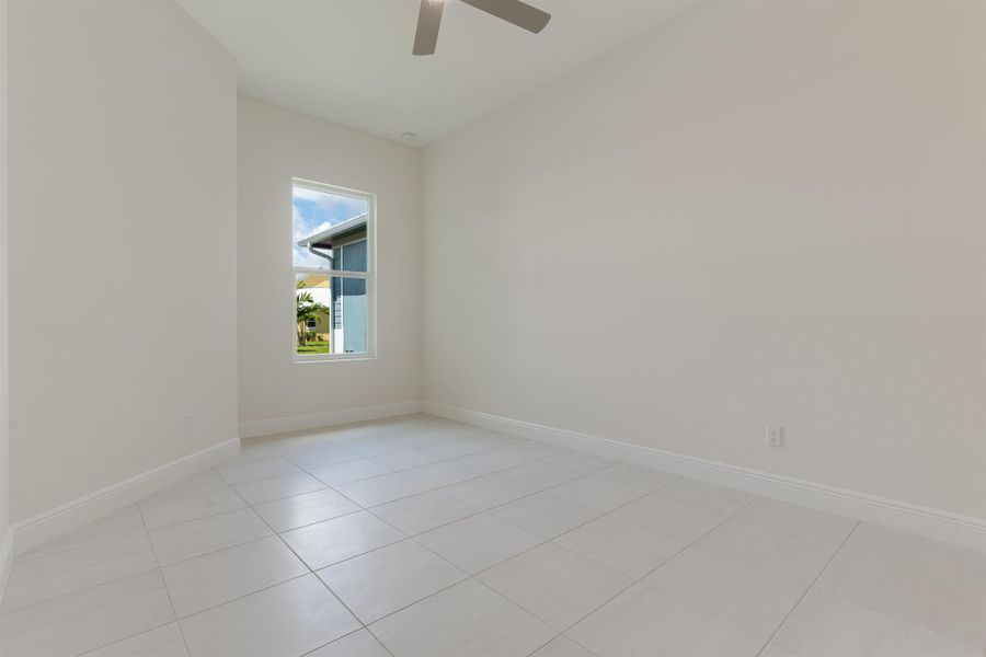 Spacious, unfurnished interior of a new home in , Vero Beach (Image 9).