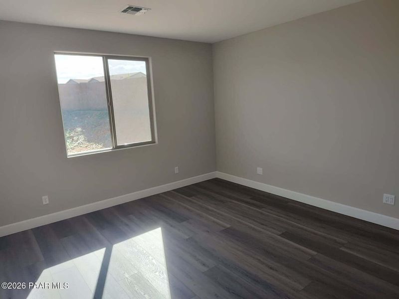 Spacious, unfurnished interior of a new home in North Ridge at Pronghorn Ranch, Prescott Valley (Image 22).